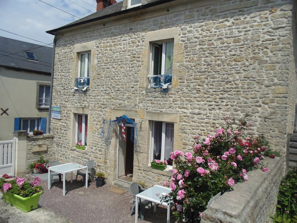 Gites De Mer Port-en-Bessin-Huppain Room photo