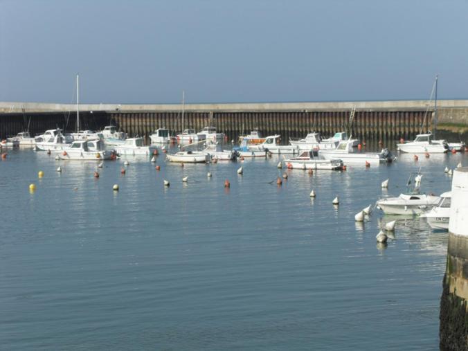 Gites De Mer Port-en-Bessin-Huppain Room photo