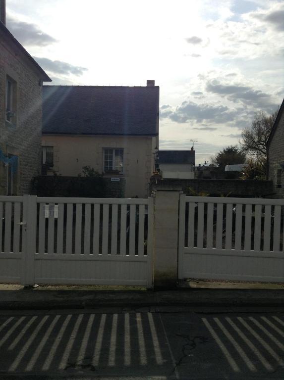 Gites De Mer Port-en-Bessin-Huppain Exterior photo